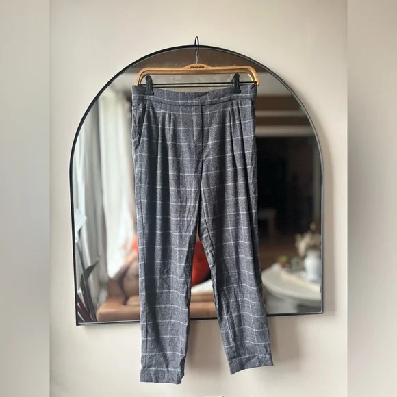 ARITZIA BABATON | cropped wool cohen pant | size 6 - Picture 3 of 5